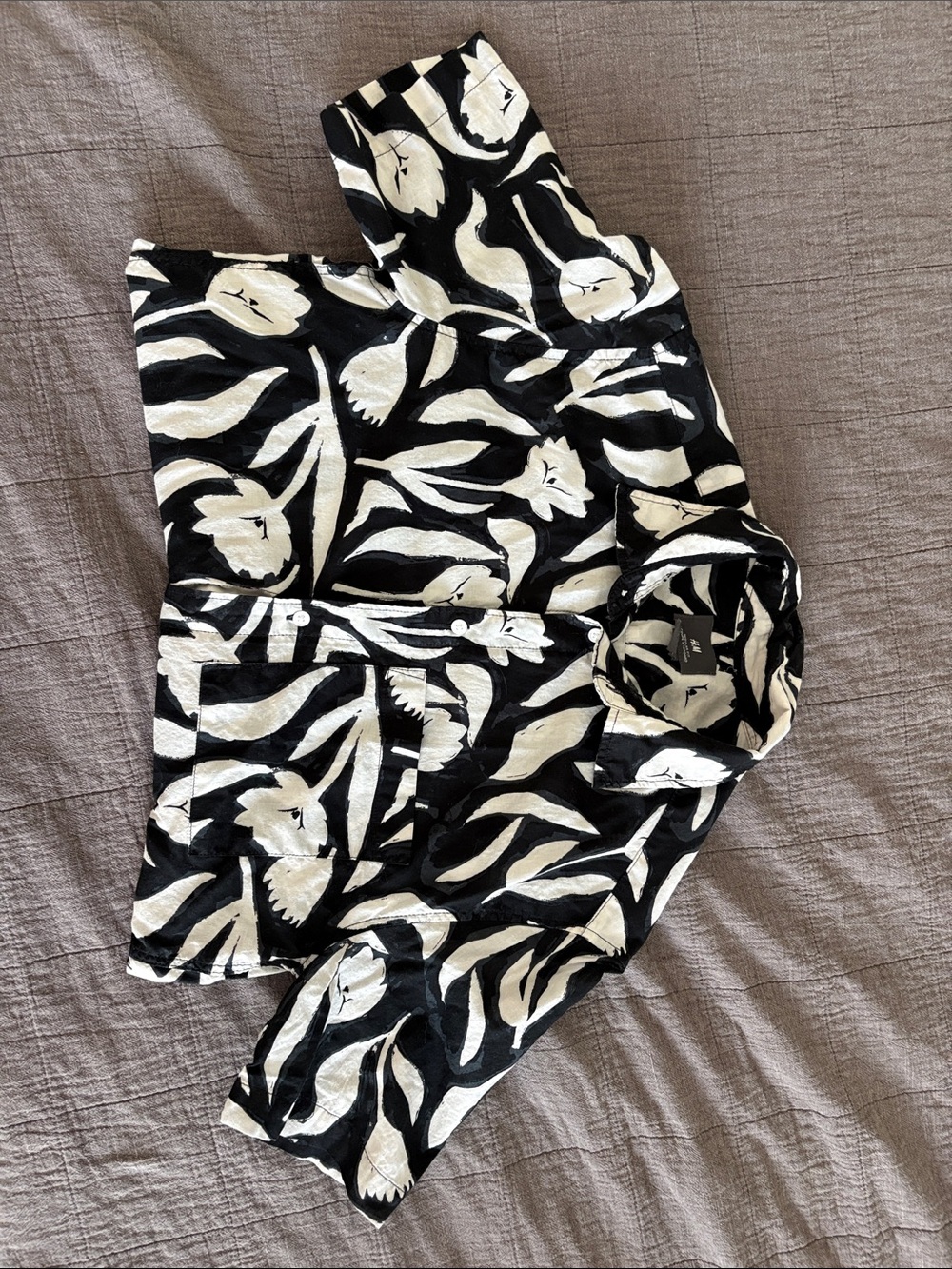 H&M Black and White Floral Button-Down Shirt